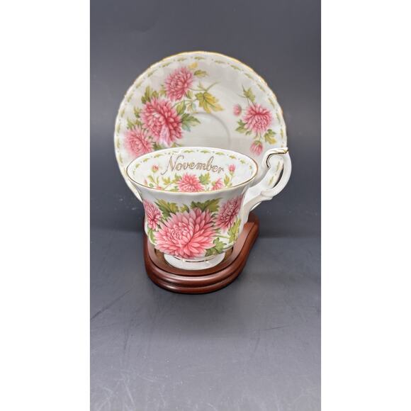 Royal Albert "November" chrysanthemum flower of the month Teacup Cup Saucer Engl - Picture 11 of 15